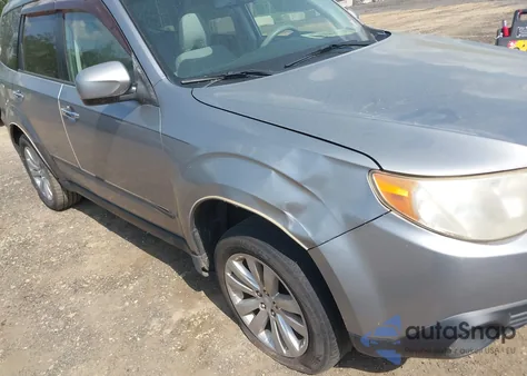 2011 Subaru Forester 2.5X Premium z USA, uszkodzony, nr VIN JF2SHADC6BH738547